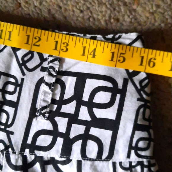 Black and white flared skirt. - Picture 6 of 8